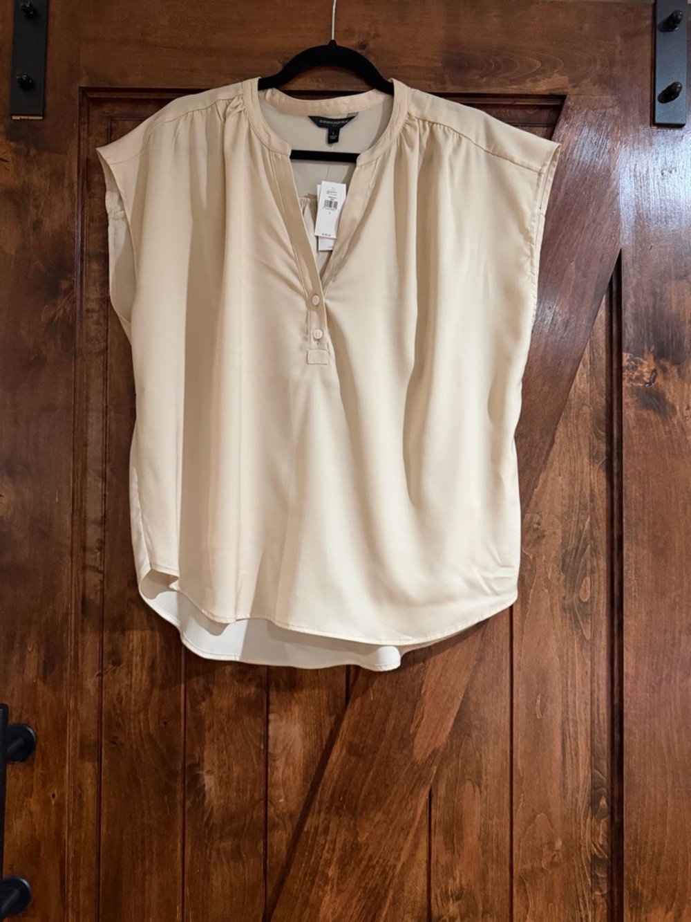 Banana Republic Cream Sleeveless Henley Blouse